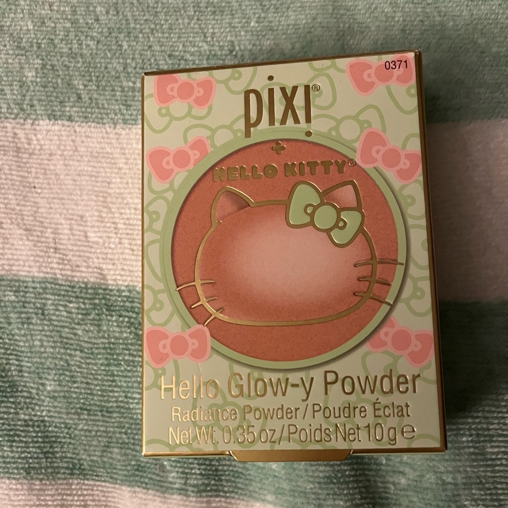 Pixi Hello Kitty Radiance Powder in Pink and Green